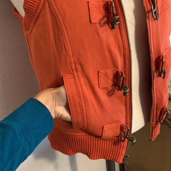 Fall orange Mudd vest with faux fur collared hood. - Picture 4 of 11